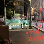 STUDIO CŒUR VIEUX PARIS. Pied du métro.Tout équipé