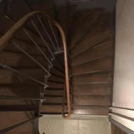 Cœur Vieux Paris. Pied Du Métro.tout équipé Appartamento